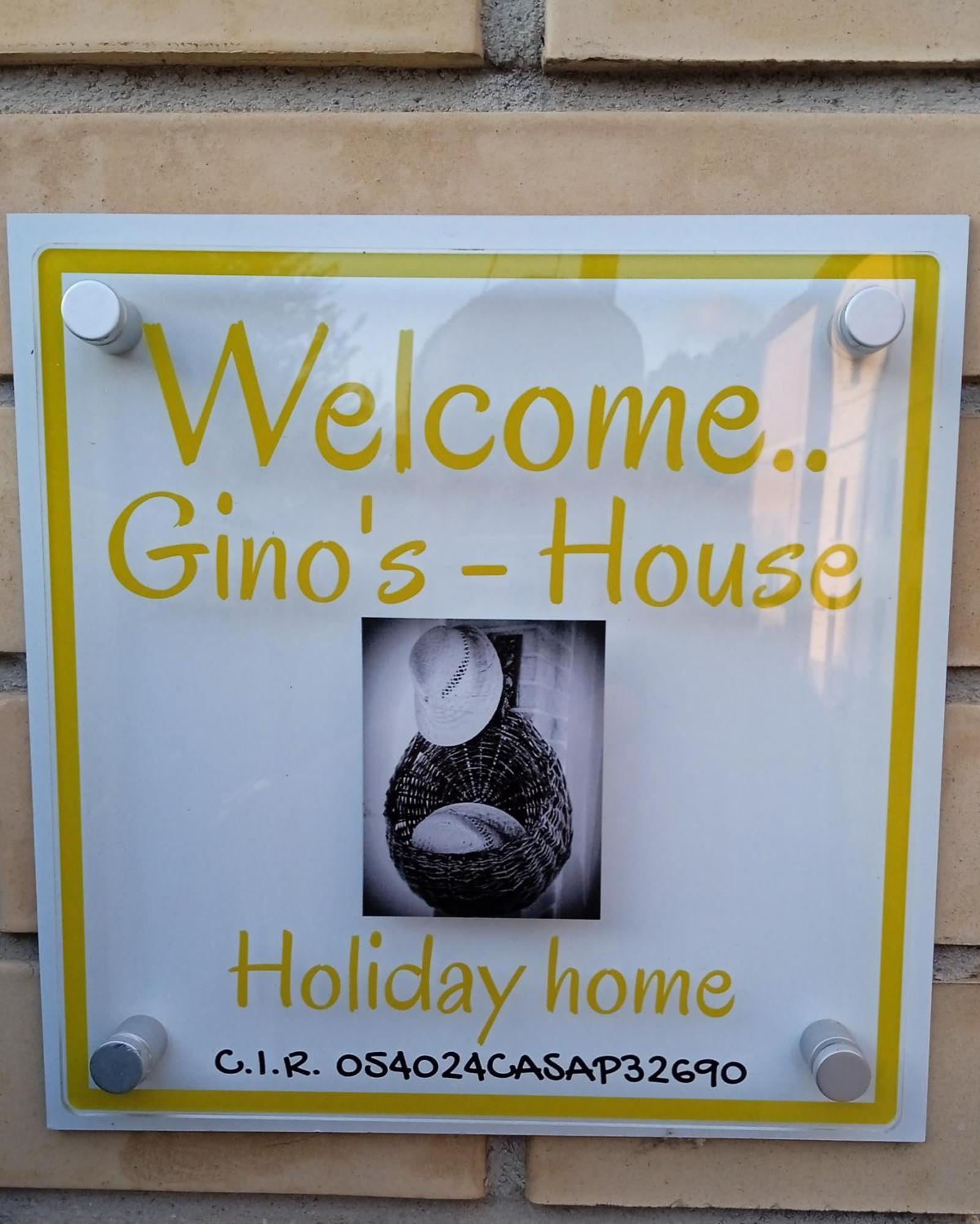 Gino's House Hébergement de vacances *